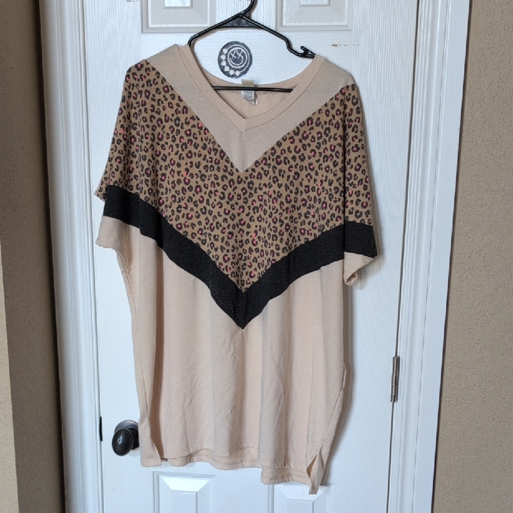 7th Ray Beige and Black Leopard Chevron V-Neck Tunic